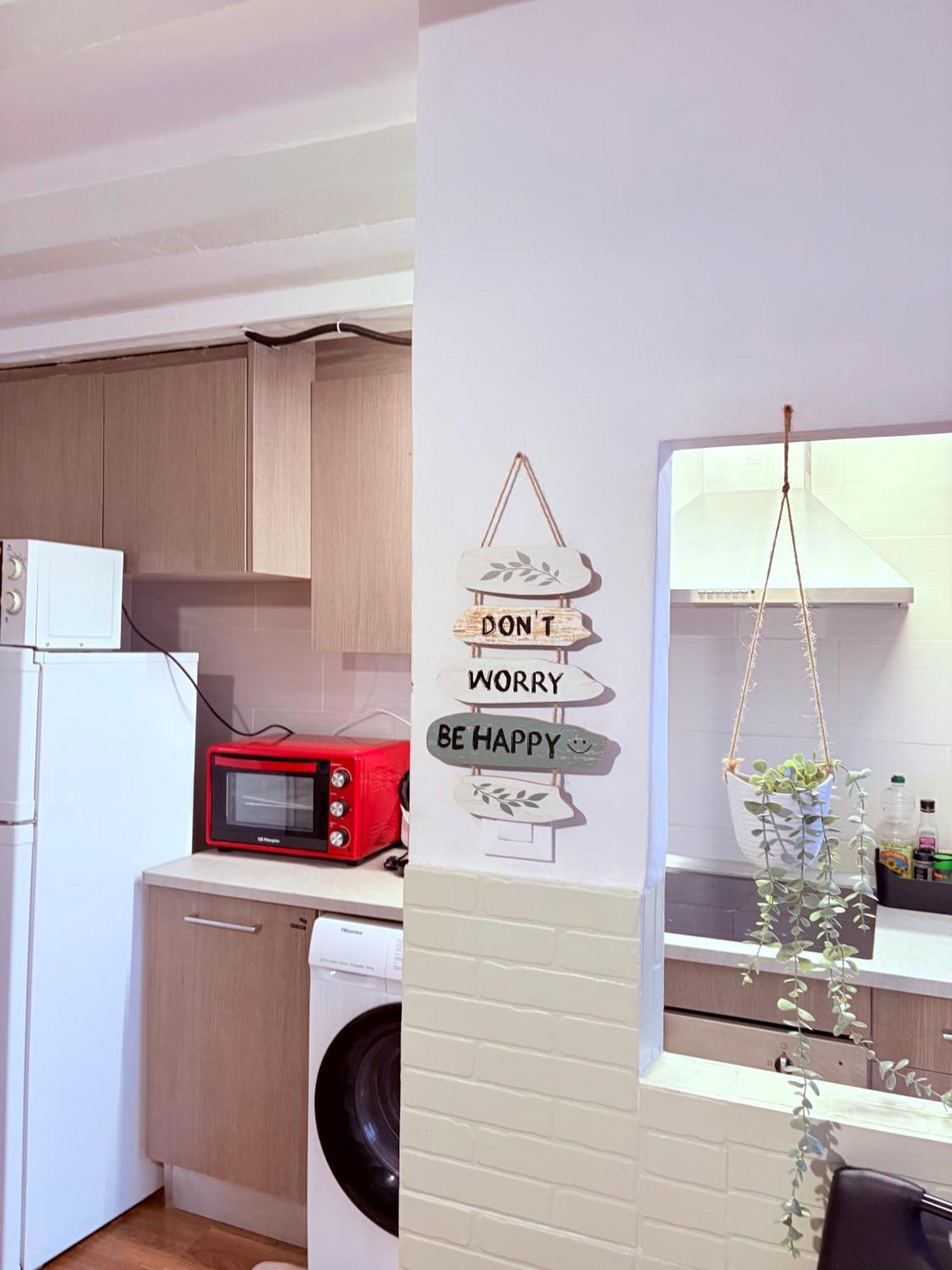 Stunning Flat For 6 People 3 Blocks From The Beach Plus Welcome Breakfast Barcelona Ngoại thất bức ảnh