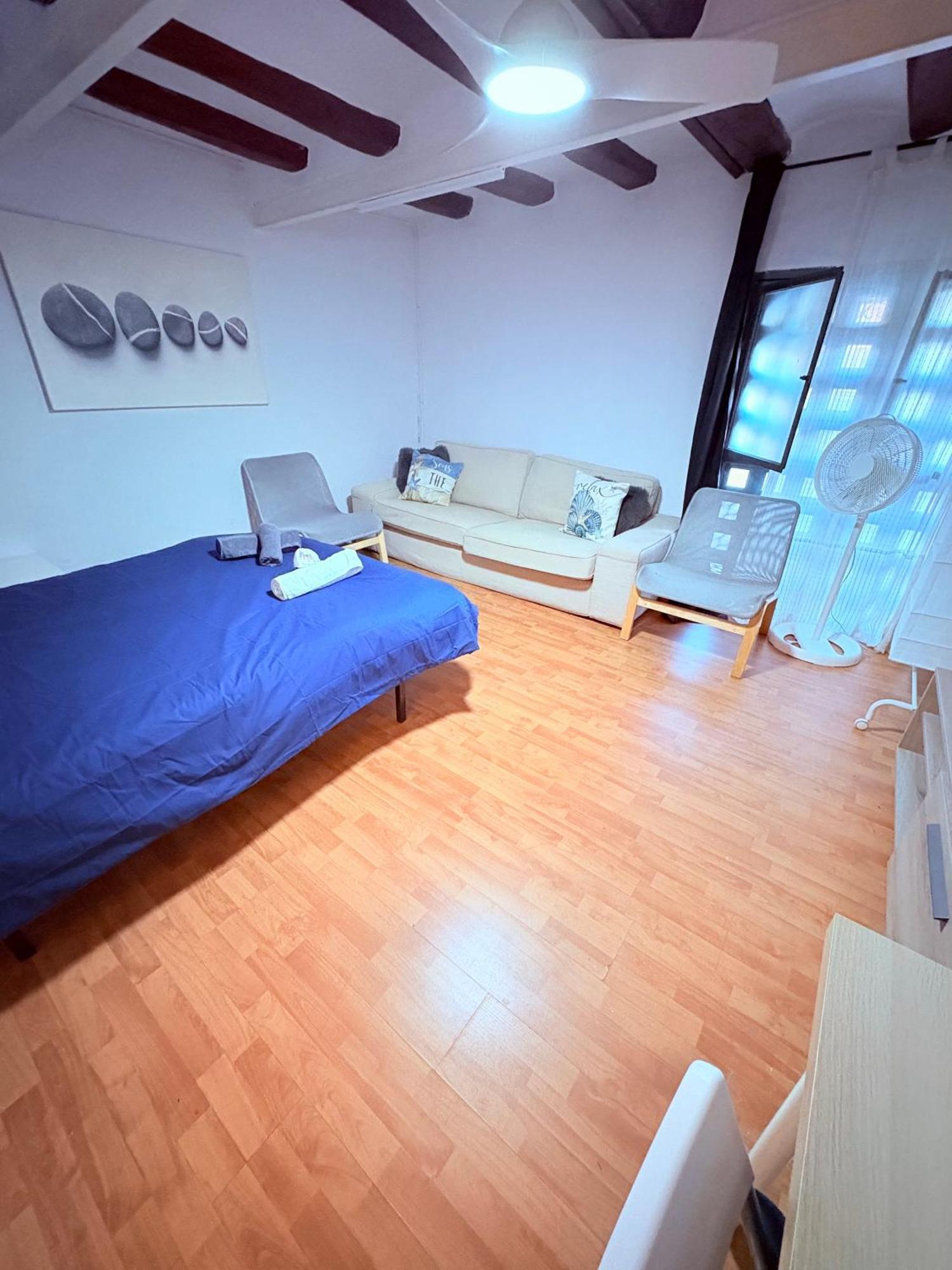Stunning Flat For 6 People 3 Blocks From The Beach Plus Welcome Breakfast Barcelona Ngoại thất bức ảnh