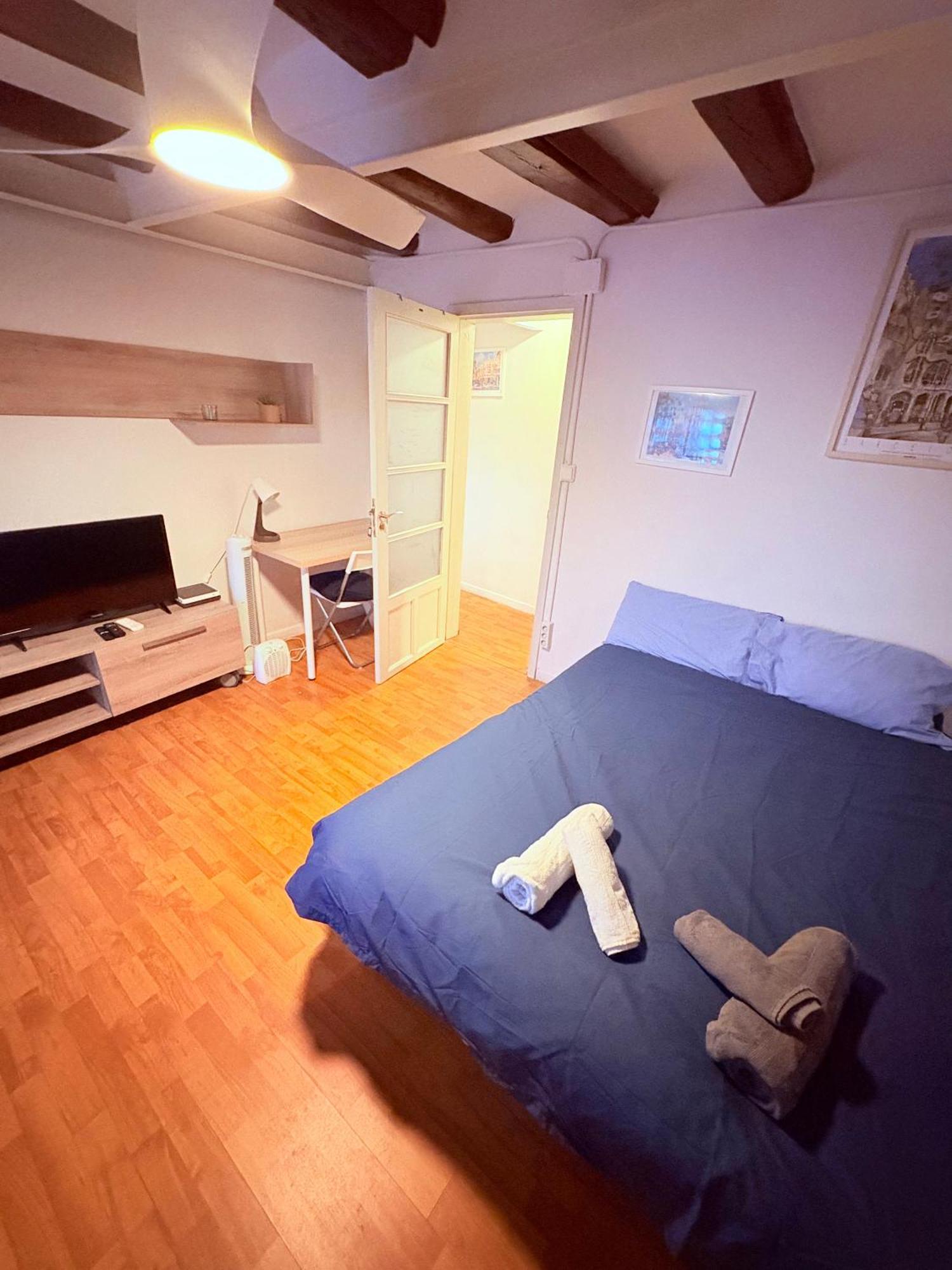 Stunning Flat For 6 People 3 Blocks From The Beach Plus Welcome Breakfast Barcelona Ngoại thất bức ảnh