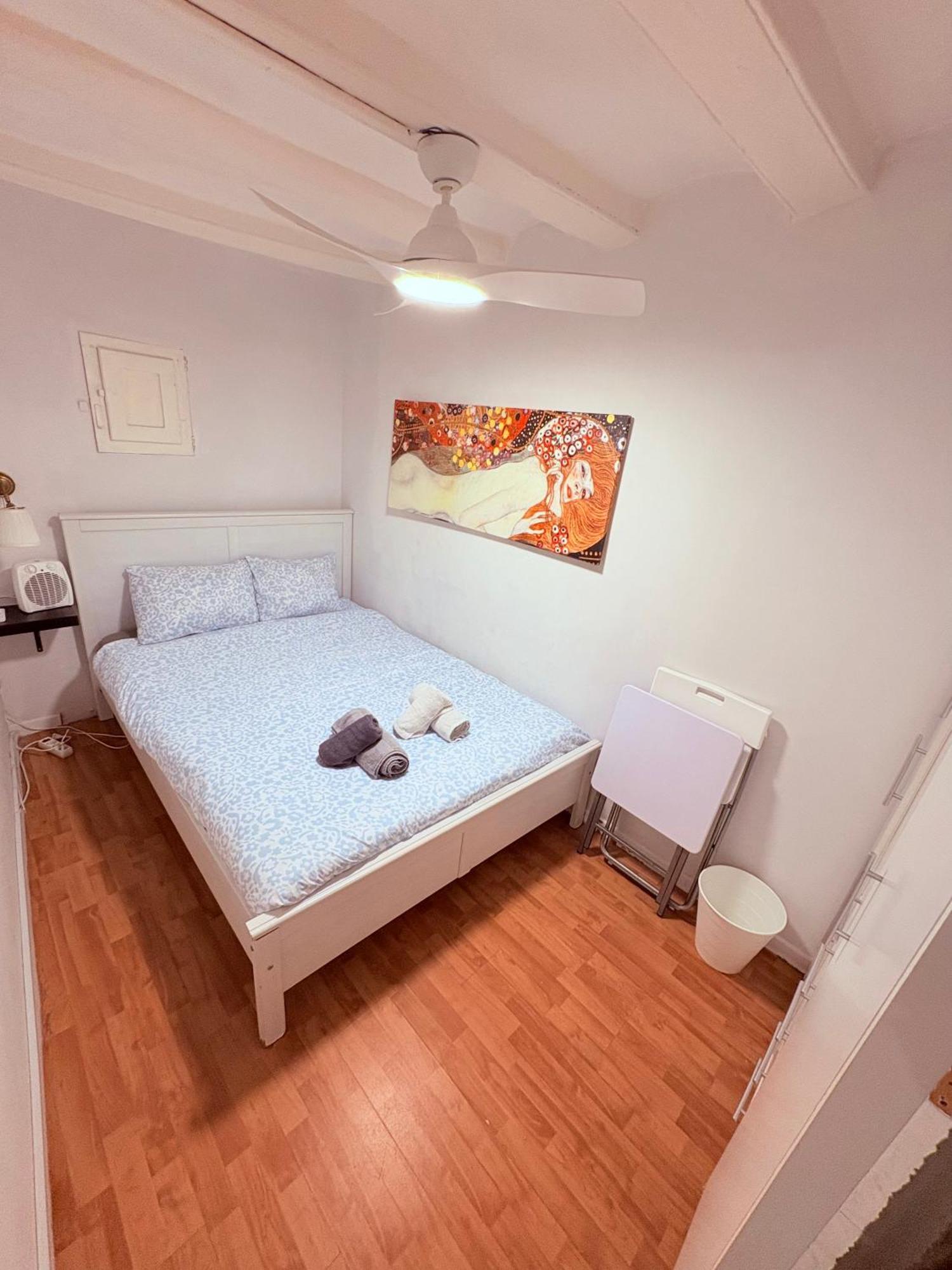 Stunning Flat For 6 People 3 Blocks From The Beach Plus Welcome Breakfast Barcelona Ngoại thất bức ảnh