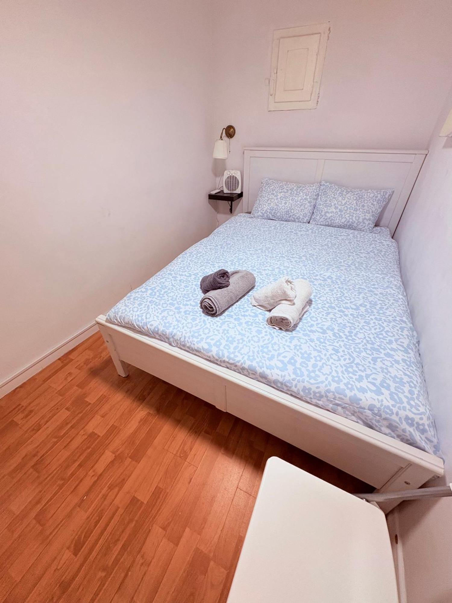 Stunning Flat For 6 People 3 Blocks From The Beach Plus Welcome Breakfast Barcelona Ngoại thất bức ảnh