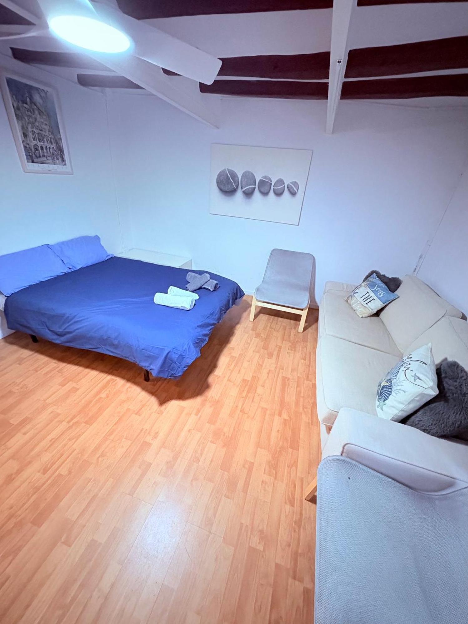 Stunning Flat For 6 People 3 Blocks From The Beach Plus Welcome Breakfast Barcelona Ngoại thất bức ảnh