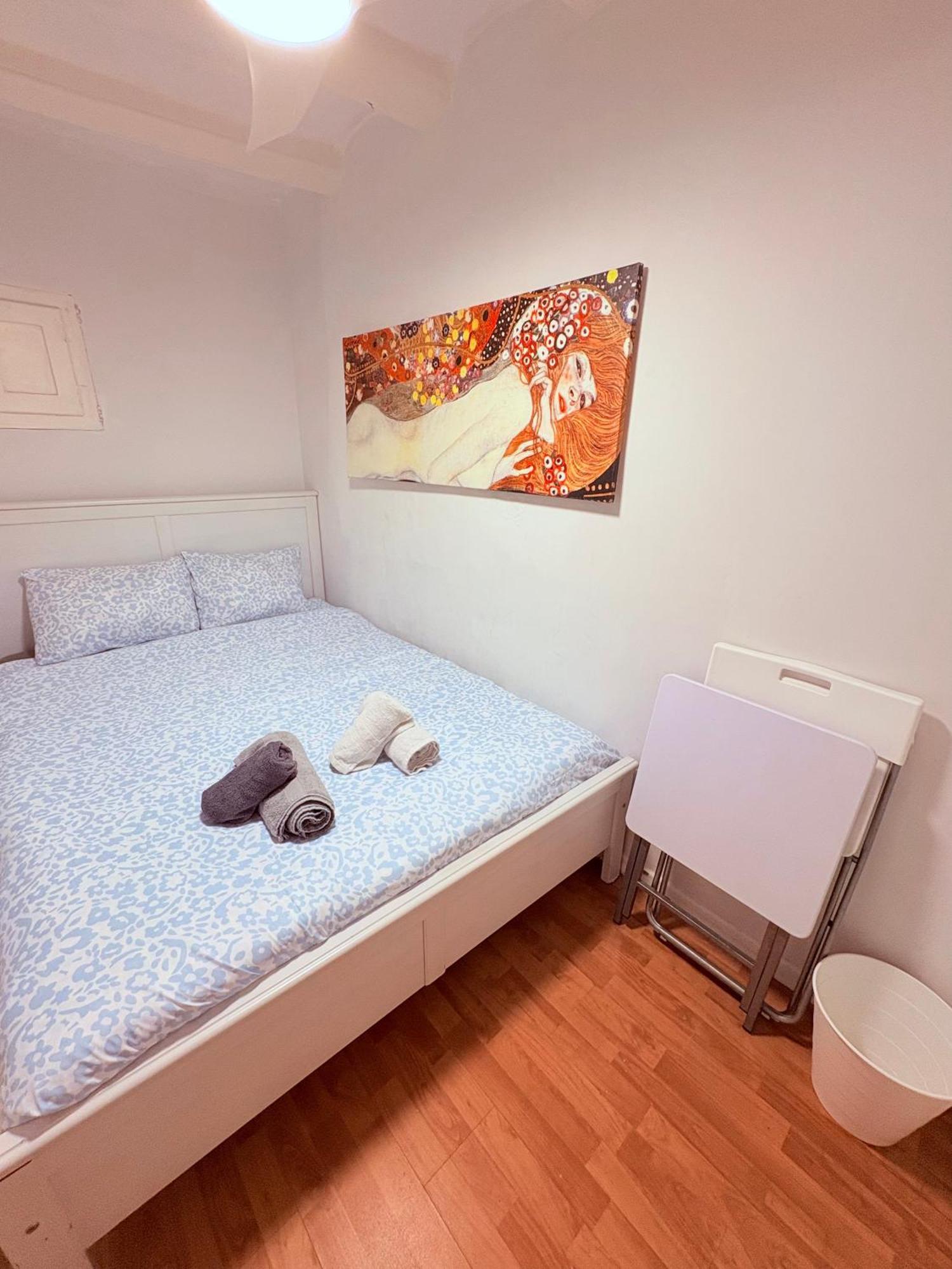 Stunning Flat For 6 People 3 Blocks From The Beach Plus Welcome Breakfast Barcelona Ngoại thất bức ảnh
