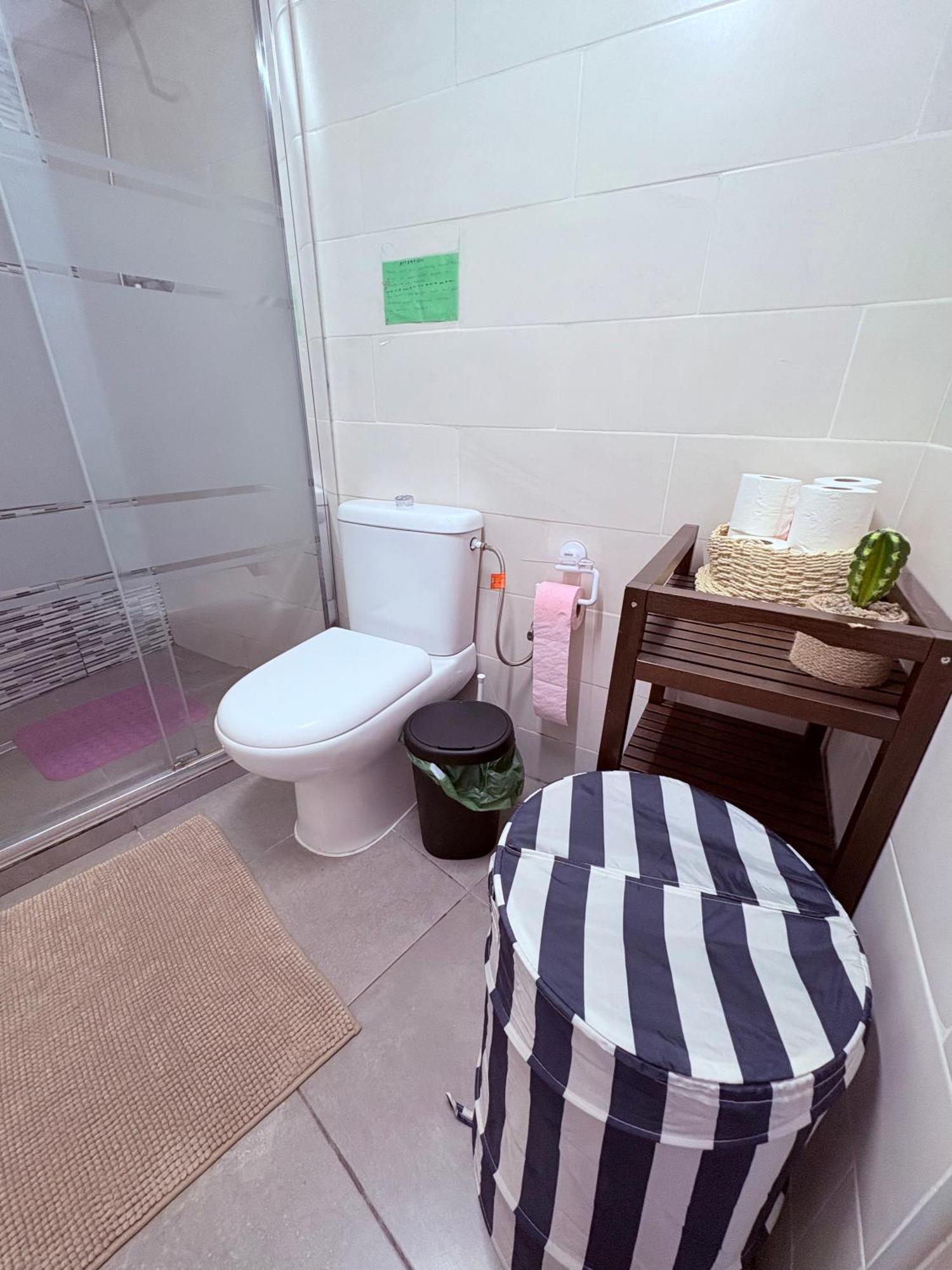 Stunning Flat For 6 People 3 Blocks From The Beach Plus Welcome Breakfast Barcelona Ngoại thất bức ảnh