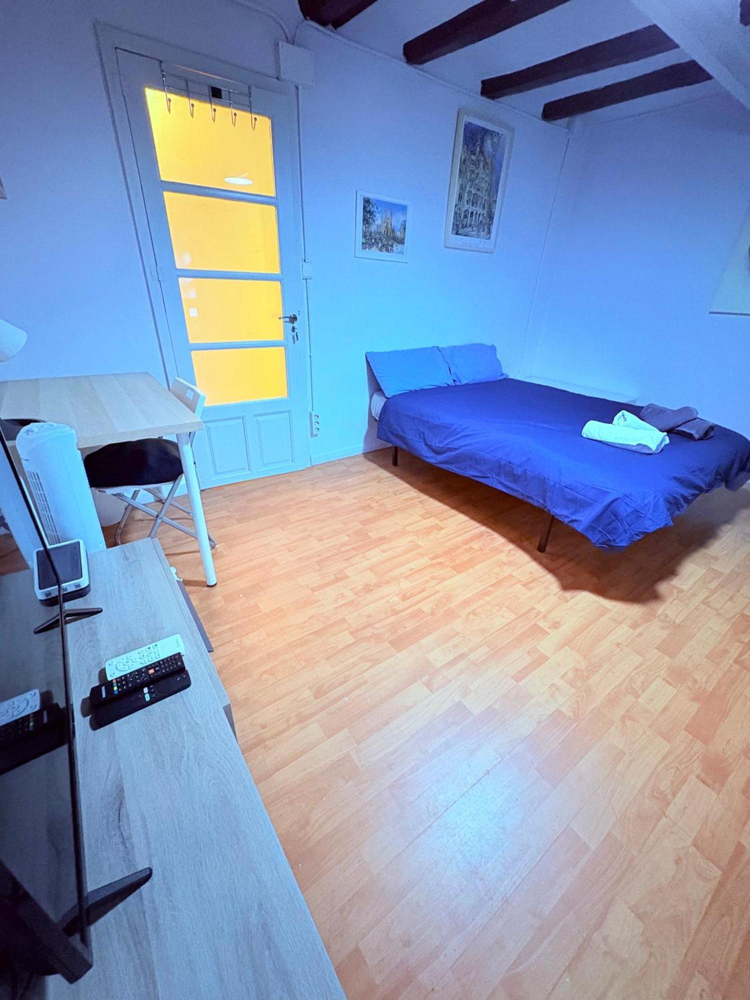 Stunning Flat For 6 People 3 Blocks From The Beach Plus Welcome Breakfast Barcelona Ngoại thất bức ảnh
