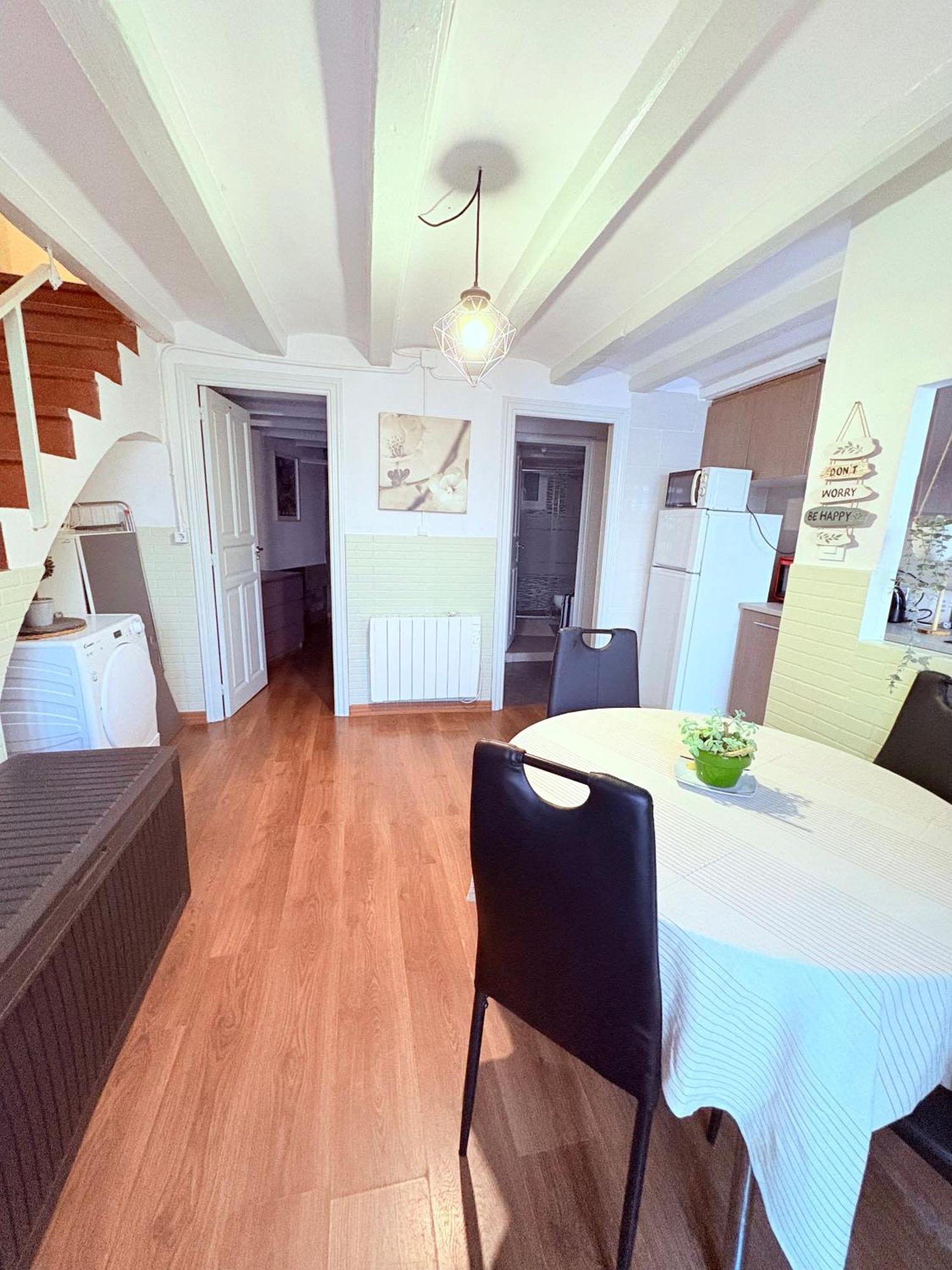 Stunning Flat For 6 People 3 Blocks From The Beach Plus Welcome Breakfast Barcelona Ngoại thất bức ảnh