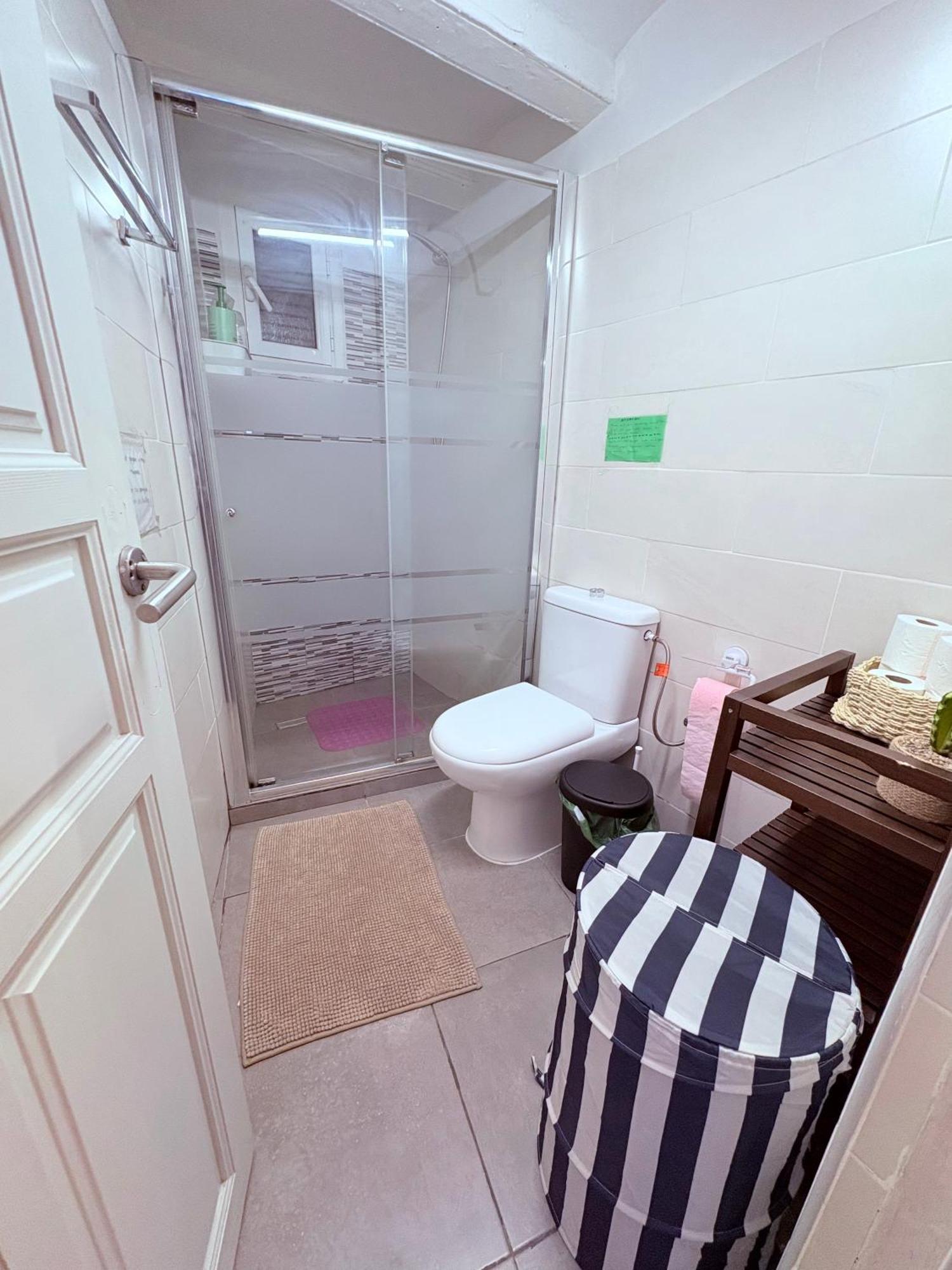 Stunning Flat For 6 People 3 Blocks From The Beach Plus Welcome Breakfast Barcelona Ngoại thất bức ảnh