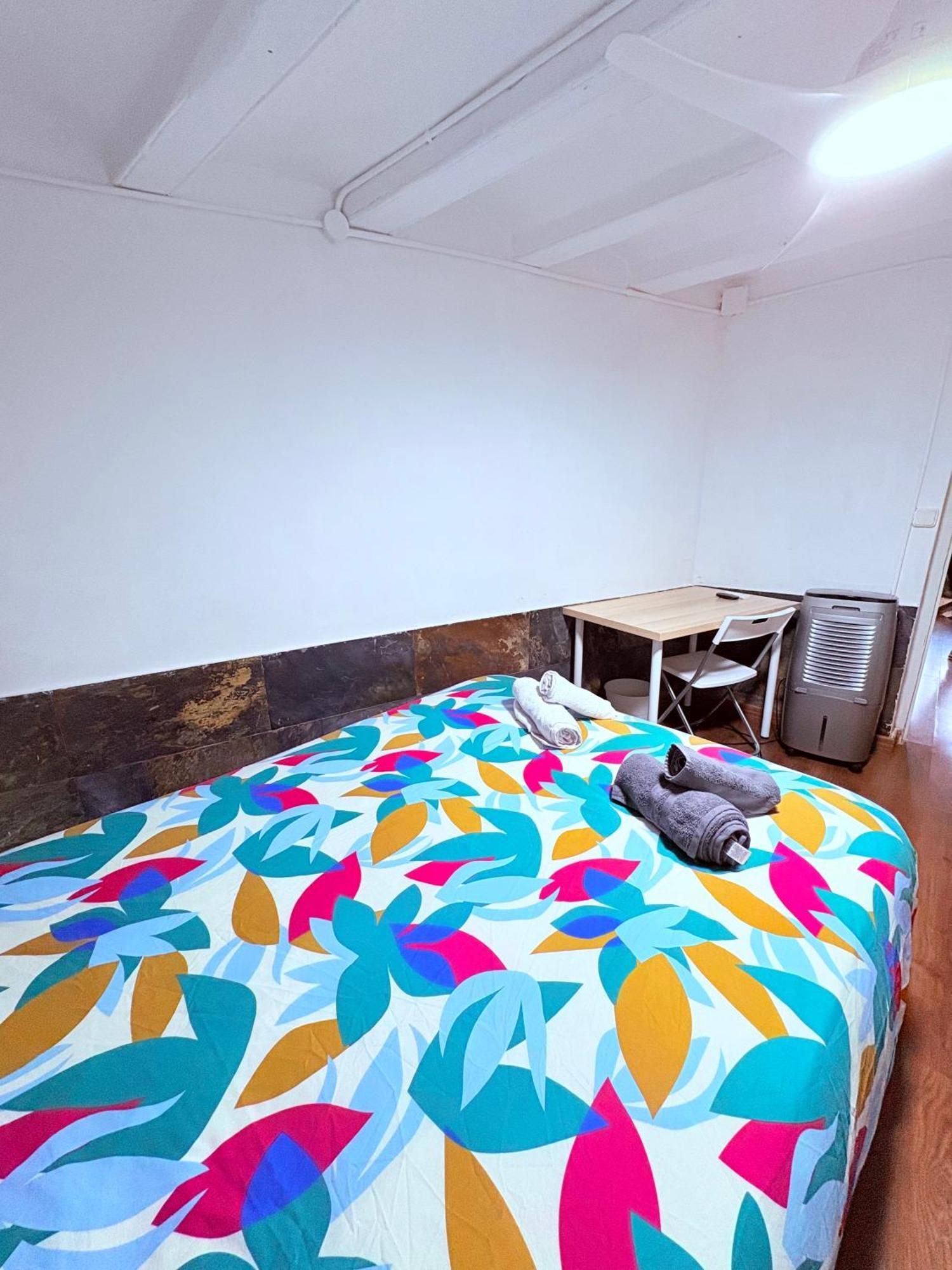 Stunning Flat For 6 People 3 Blocks From The Beach Plus Welcome Breakfast Barcelona Ngoại thất bức ảnh