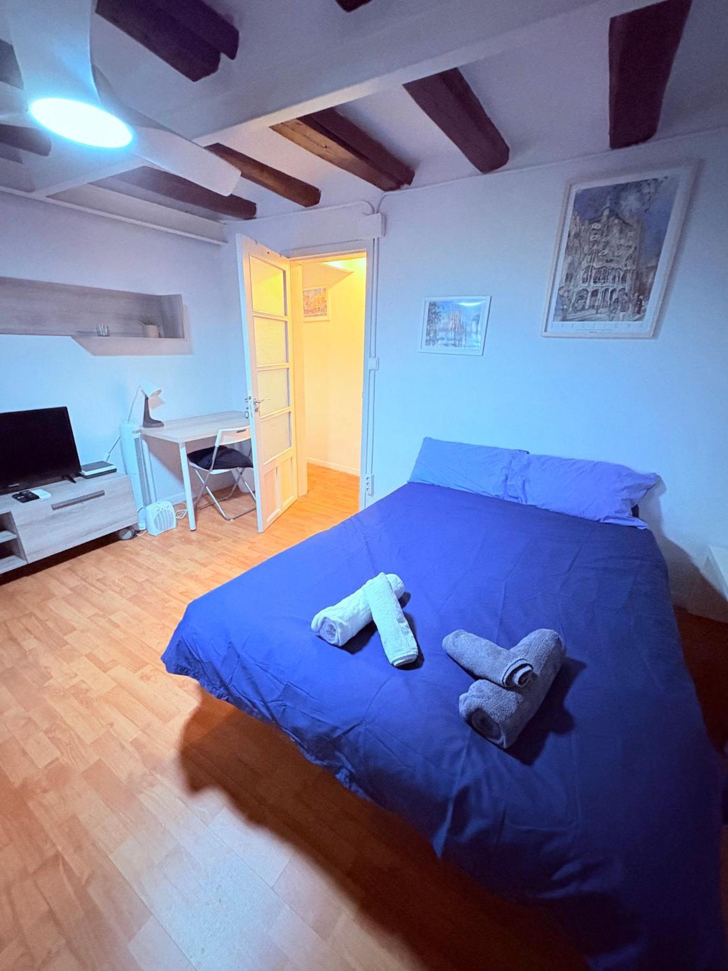 Stunning Flat For 6 People 3 Blocks From The Beach Plus Welcome Breakfast Barcelona Ngoại thất bức ảnh